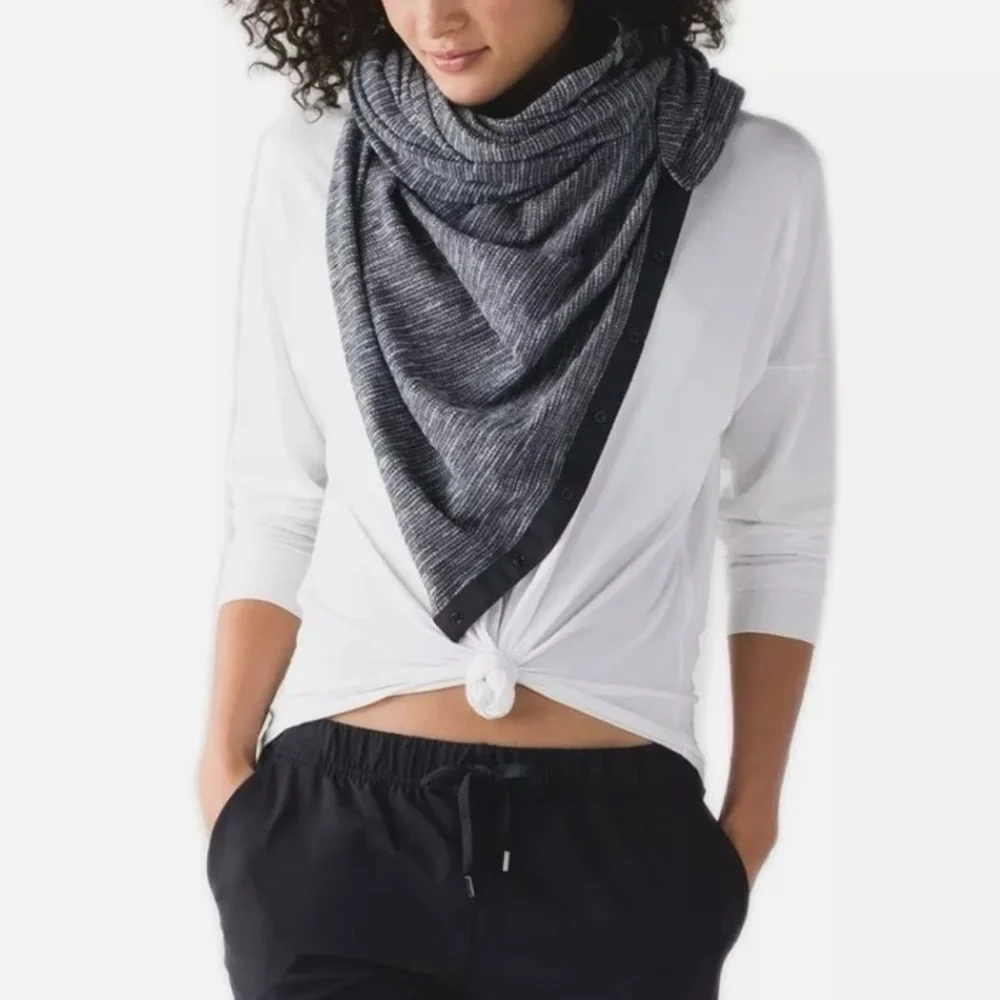 Lululemon Vinyasa Scarf Coco Pique‎ Black White Snap Wrap OS